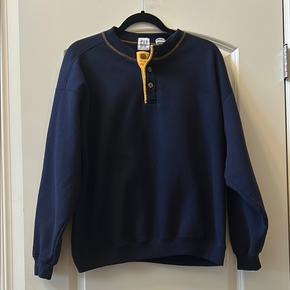 Gap. Vintage 90’s 3 button sweatshirt. Size M. EUC - Picture 1 of 8